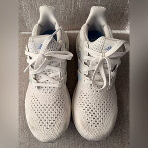 Adidas Ultraboost 1.0 
Cloud White, Blue Spark 
W 8.5
Great condition